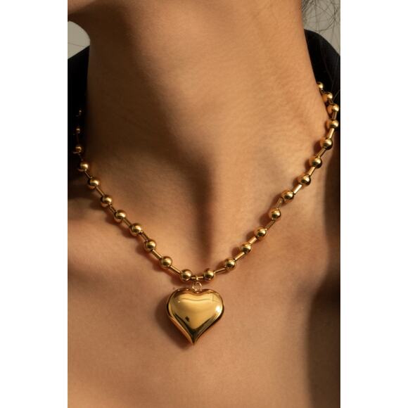 Golden Heart Necklace - Picture 1 of 2